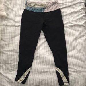 Lululemon Pace size 4 Rival Crop 22 black floral